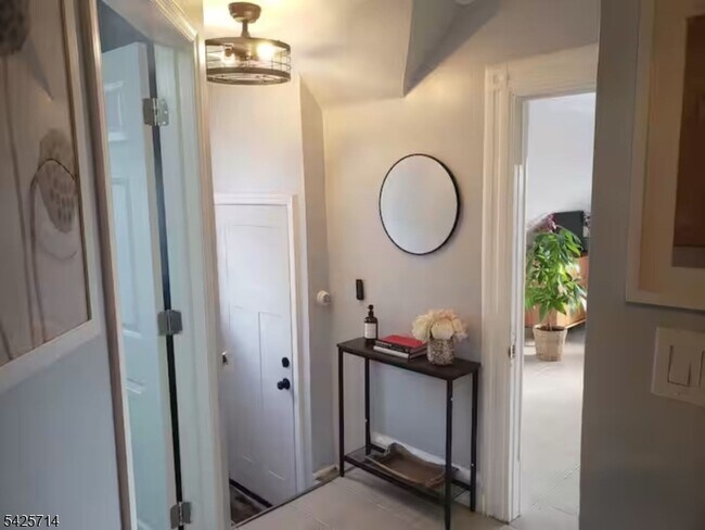 Building Photo - 187 Milford Ave