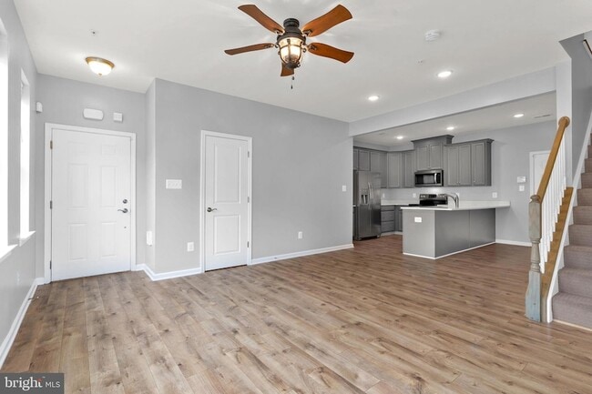 Building Photo - 9713 Glassy Creek Way