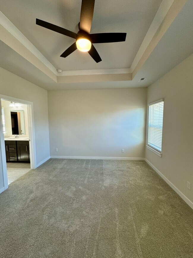 Building Photo - Beautiful, 3BR/3BA, Ranch with Bonus Room in Harrisburg