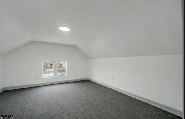 Building Photo - 227 Snyder St