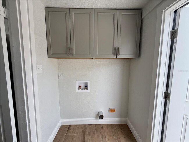 Building Photo - 901 Concord St