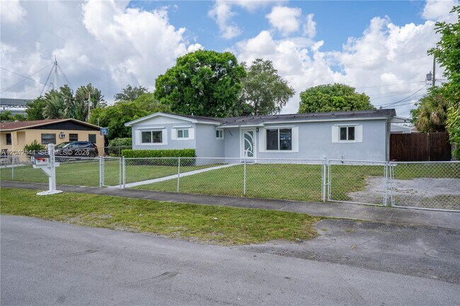 Building Photo - 20440 NW 20th Ct