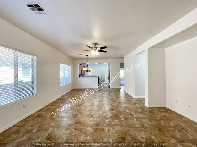 Building Photo - 1112 W Montelupo Dr