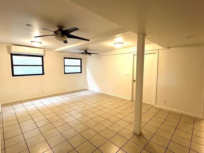 Building Photo - Split ACs! 3 Bathrooms! Indoor Laundry!
