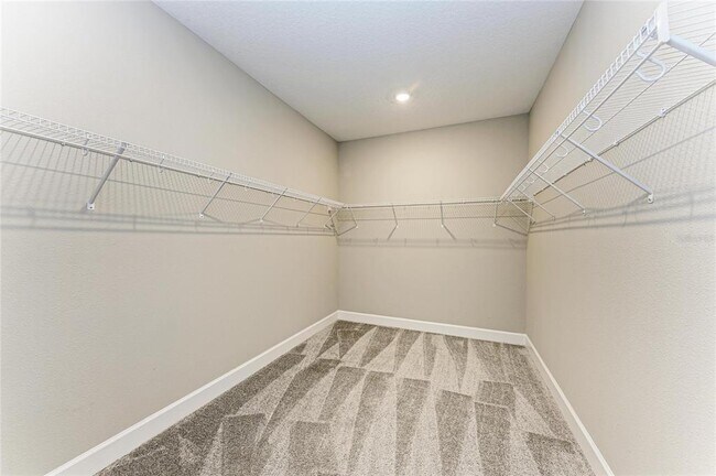 Building Photo - 13827 Green Hammock Pl