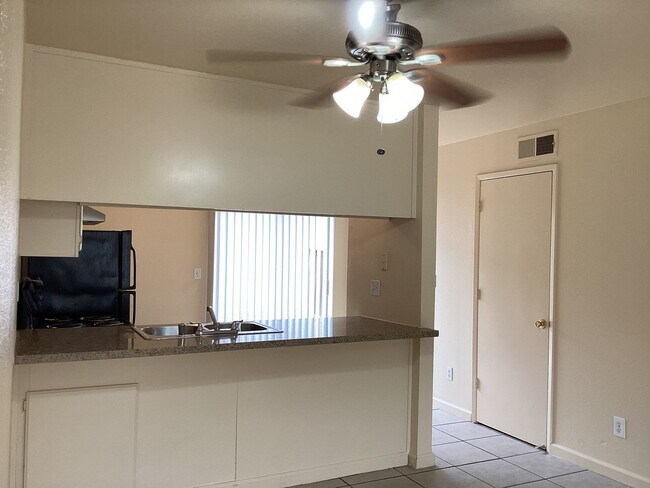 Building Photo - Remodeled!