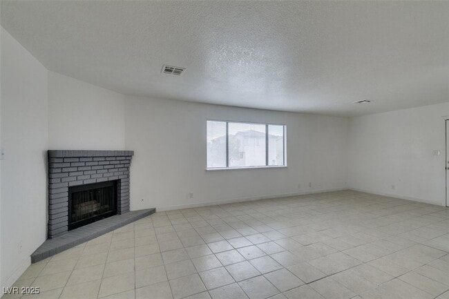 Building Photo - 6987 Mendon Ln