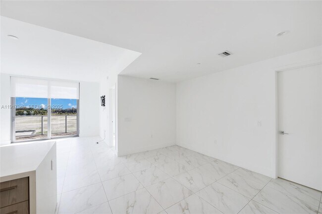 Building Photo - 2000 Metropica Wy