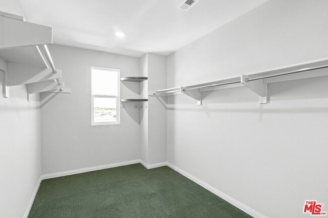 Building Photo - 1203 Beach Ln