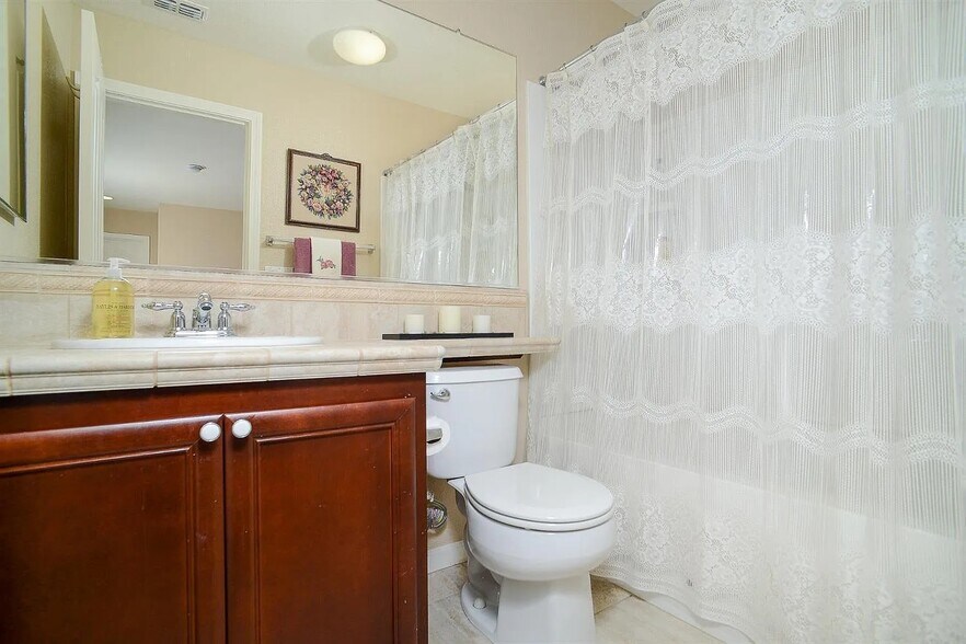Building Photo - 1303 Rivage Cir