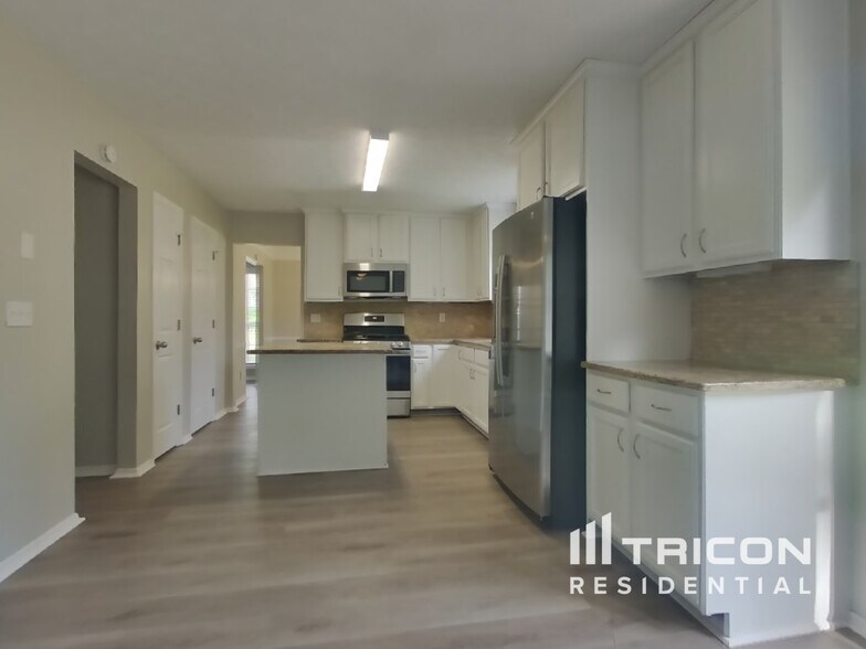 Building Photo - 3745 Talbot Ln