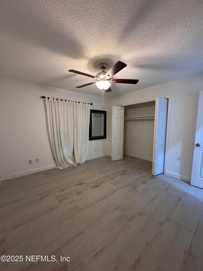 Building Photo - 7335 Floral Ridge Dr