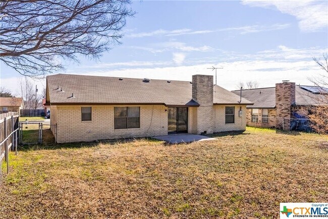 Building Photo - 1907 Moonlight Dr