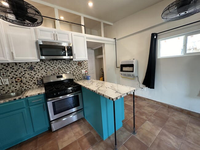 Building Photo - 3822 Polaris Dr