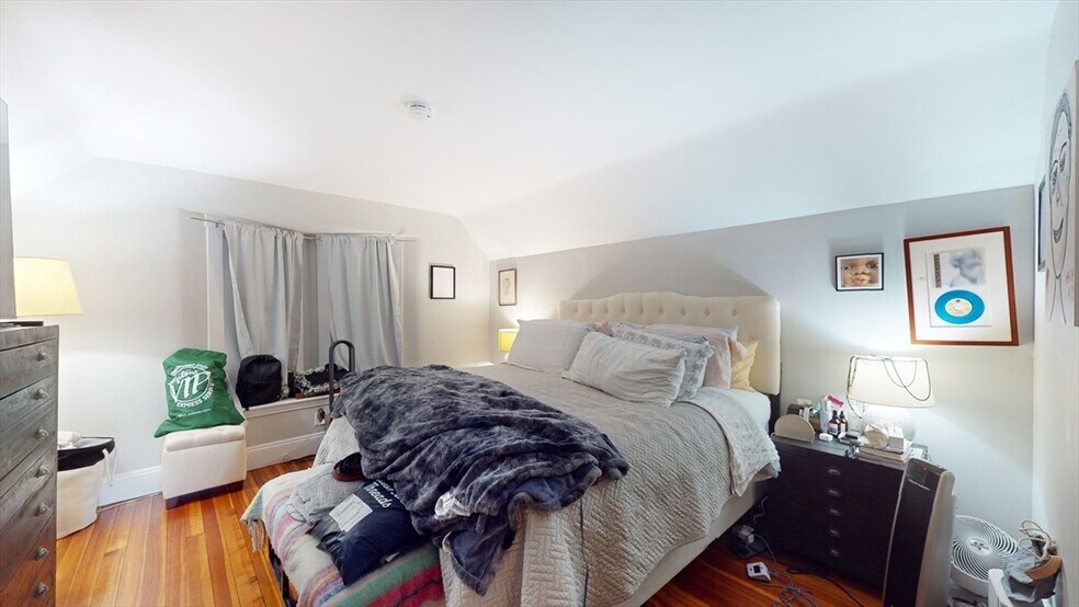 Building Photo - 70 Hudson St