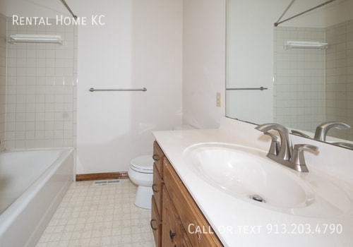Building Photo - 9151 Somerset Dr