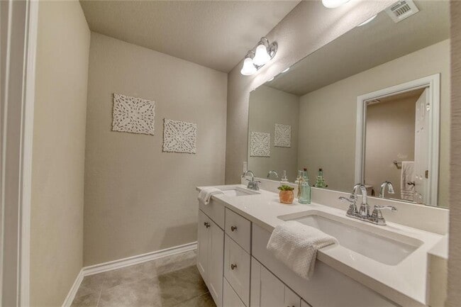 Building Photo - 173 Flexus Ln