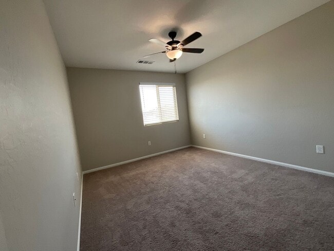 Building Photo - Home 3brs, 3bth, den, 2cg, private back yard.