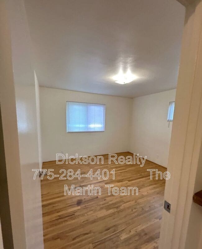 Building Photo - 240 18th St