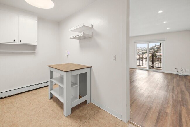 Building Photo - 4096 17th St