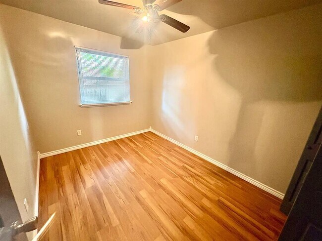 Building Photo - 6707 NW Compass Dr