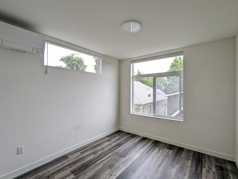 Building Photo - 33 W Etruria St