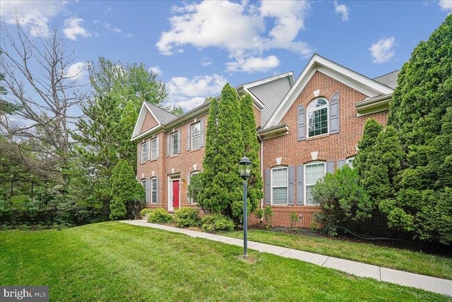 Building Photo - 905 Royal Elm Ct