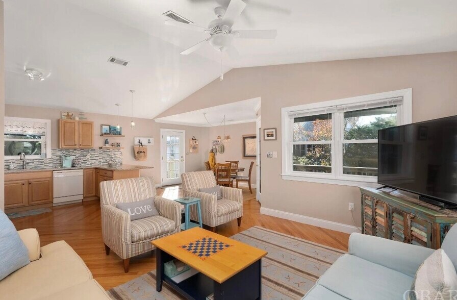 Building Photo - 305 Colington Dr