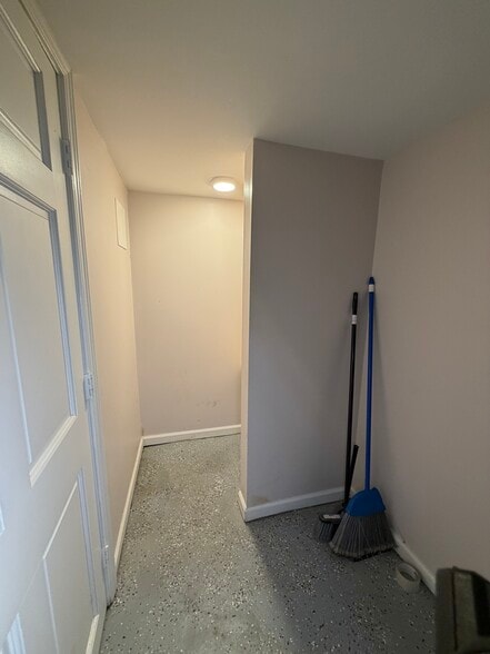 Building Photo - 4123 N Narragansett Ave