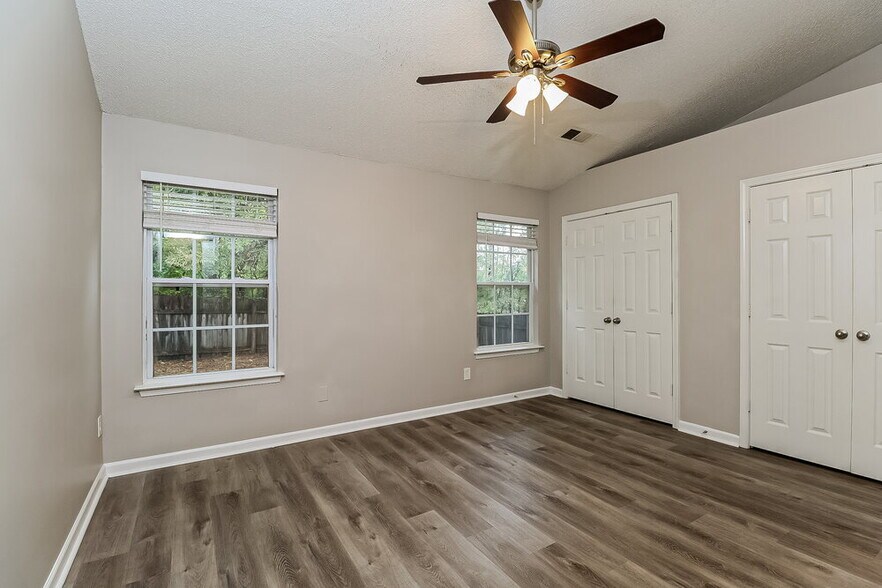 Building Photo - 7039 Lowen Rd