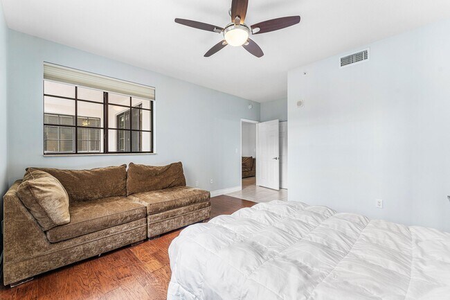 Building Photo - 233 S Federal Hwy