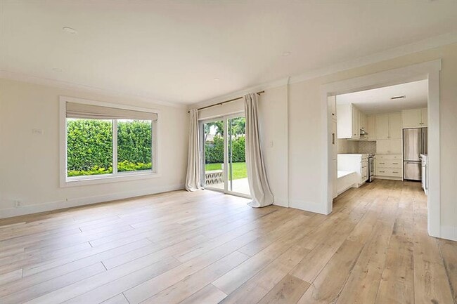 Building Photo - 2445 SE 7th St