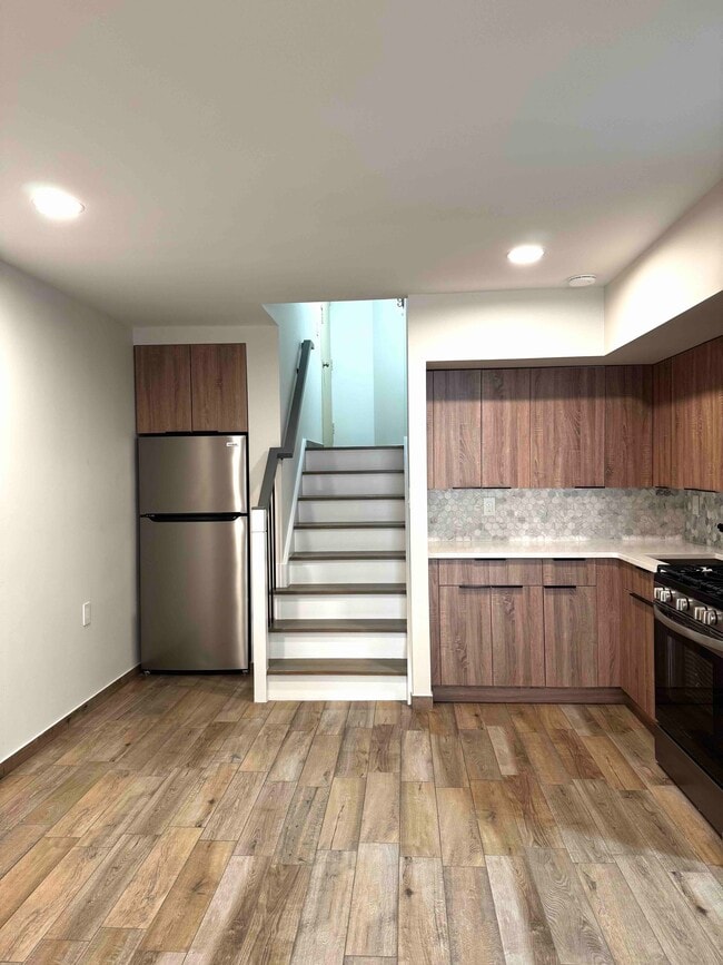 Building Photo - 15611 77th St