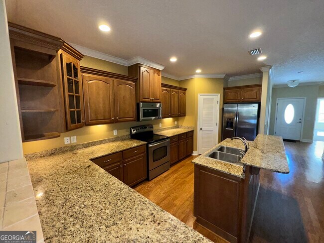 Building Photo - 102 Miller Dr