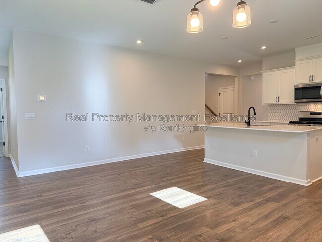 Building Photo - 101 Brody Pne Wy