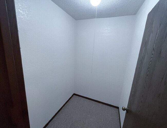 Building Photo - 2-3 3 Michael St