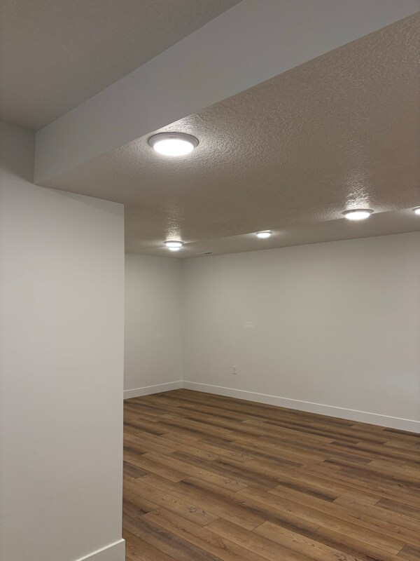 Building Photo - 184 N Rick Way