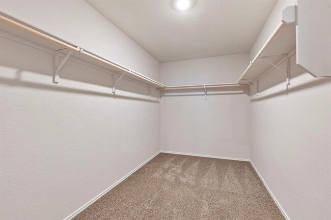 Building Photo - 128 Shimmering Cv