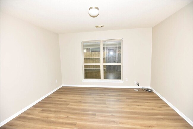 Building Photo - 9944 Western Ridge Way