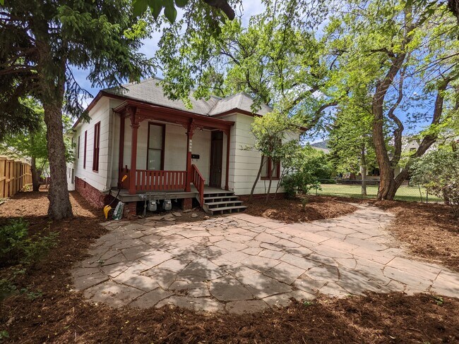 Building Photo - 1804 Mapleton Ave