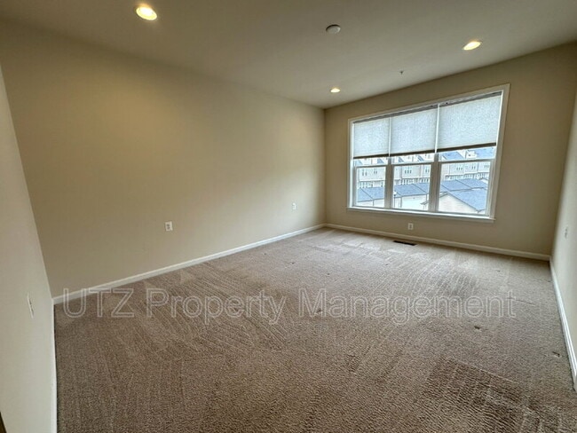 Building Photo - 967 Holden Rd