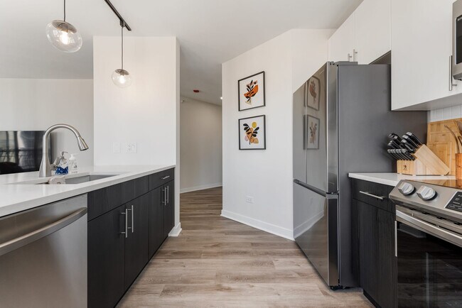 Building Photo - 45 E Chicago Ave