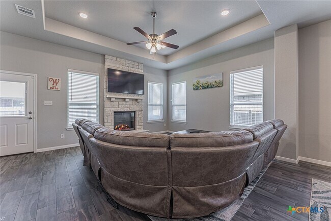 Building Photo - 810 Earp Dr