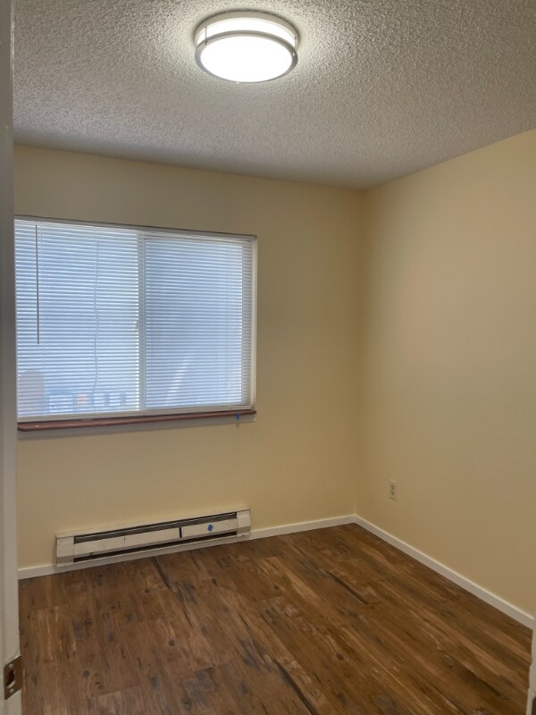 Building Photo - 153 Wellington St