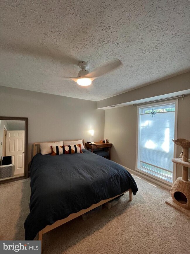 Building Photo - 7801 Willow Point Dr