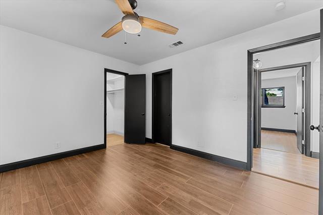 Building Photo - 11238 Webb Chapel Ct