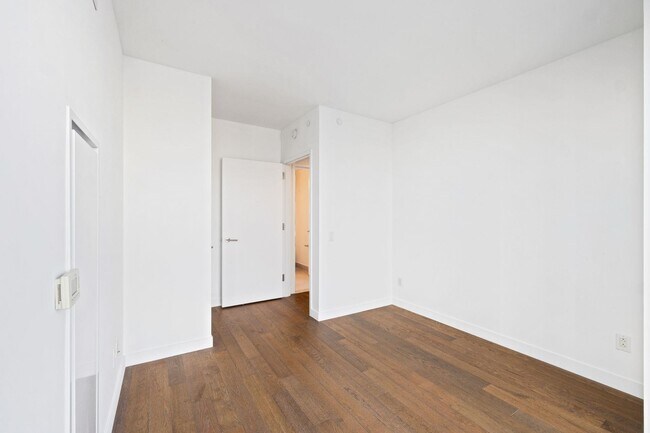 Building Photo - 99 Hudson St