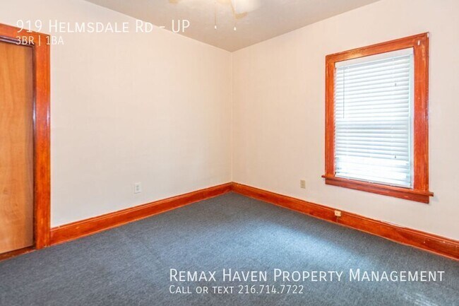 Building Photo - 919 Helmsdale Rd