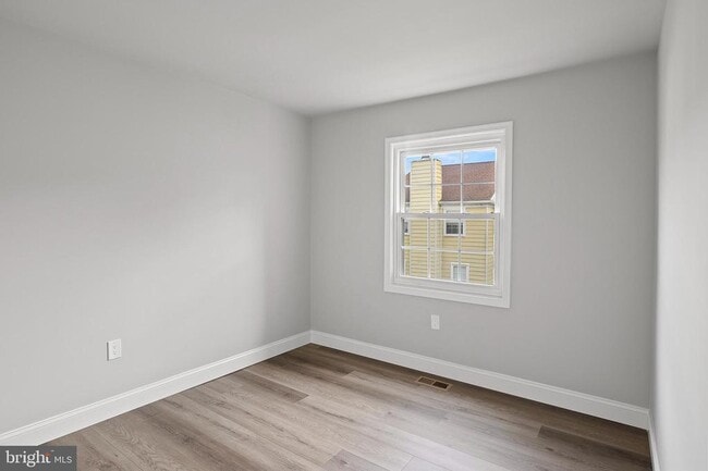 Building Photo - 1515 Marlborough Ct