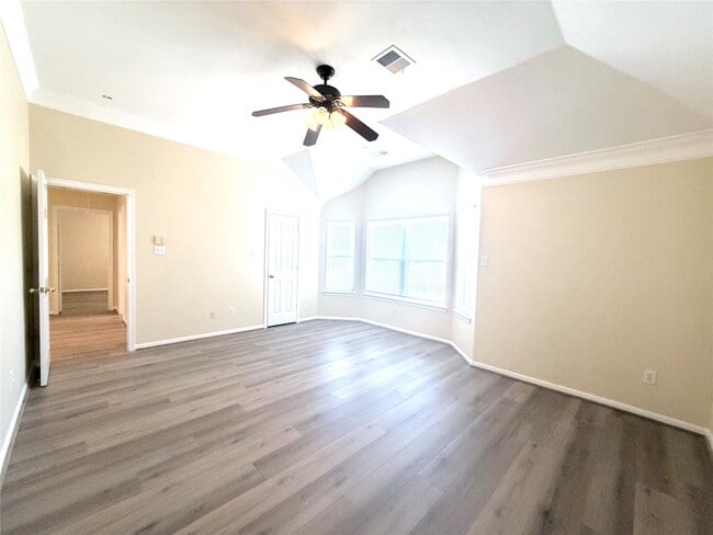 Building Photo - 12211 Meadow Crest Ct